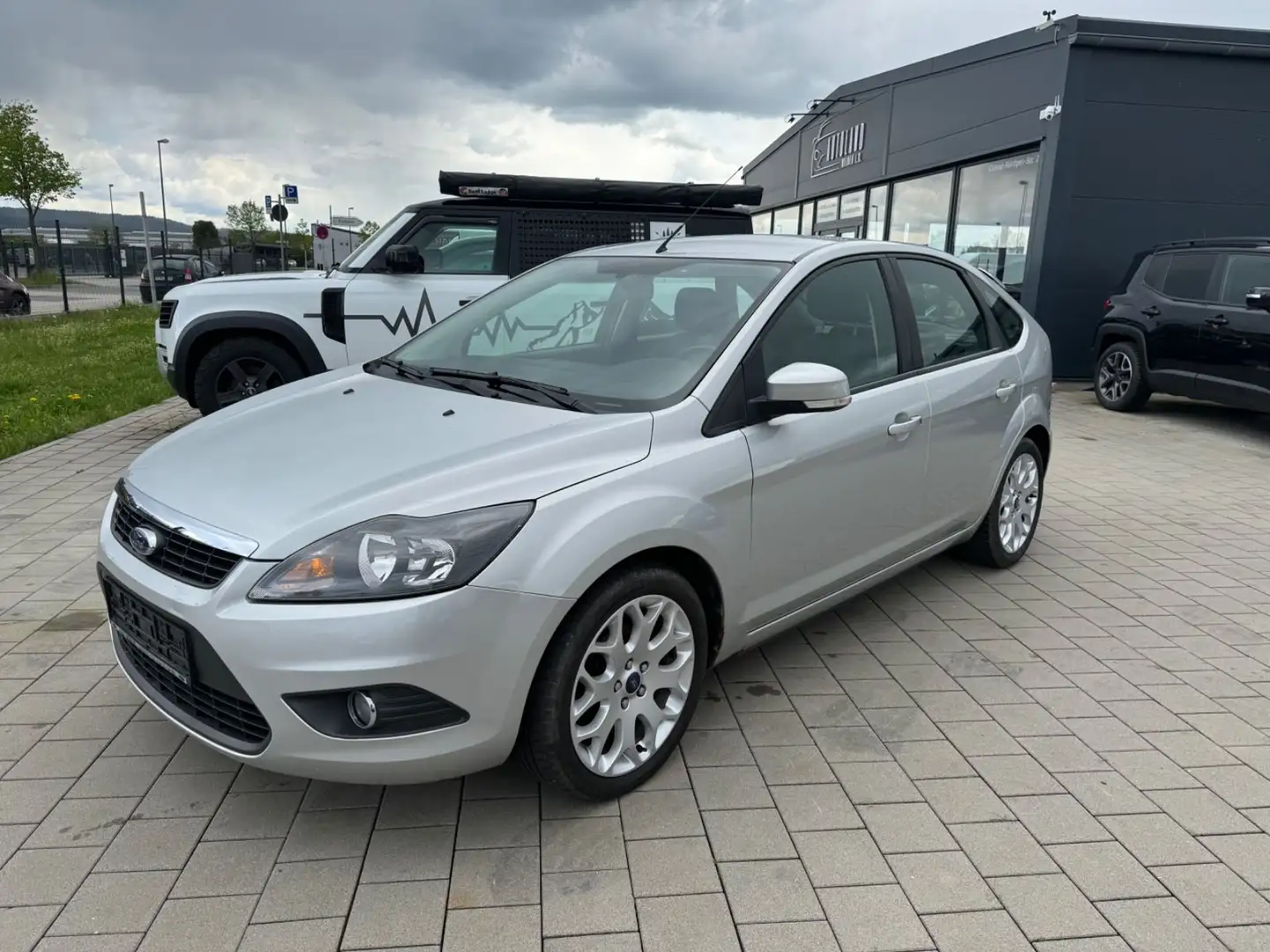 Ford Focus Lim. Sport Plateado - 2