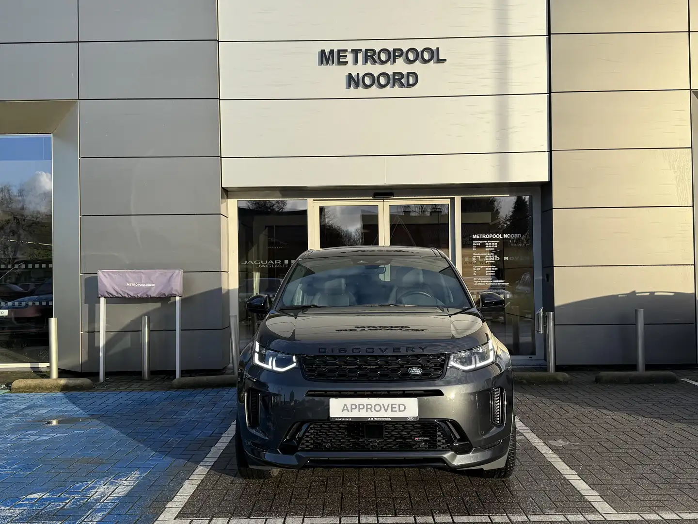 Land Rover Discovery Sport P200 R-Dynamic SE// 7 Zit Grijs - 2