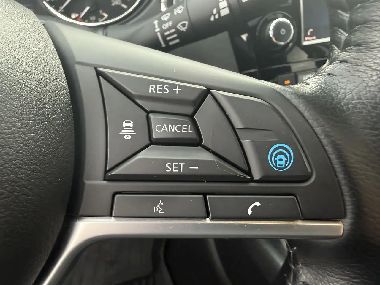 Nissan Qashqai снимка Nissan Qashqai
