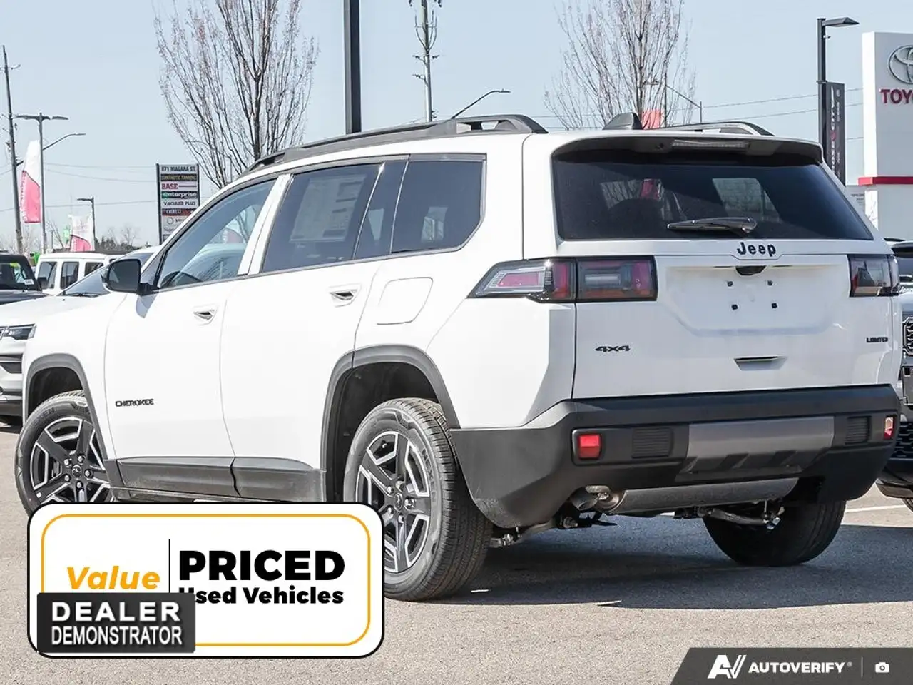 Jeep Cherokee снимка Jeep Cherokee