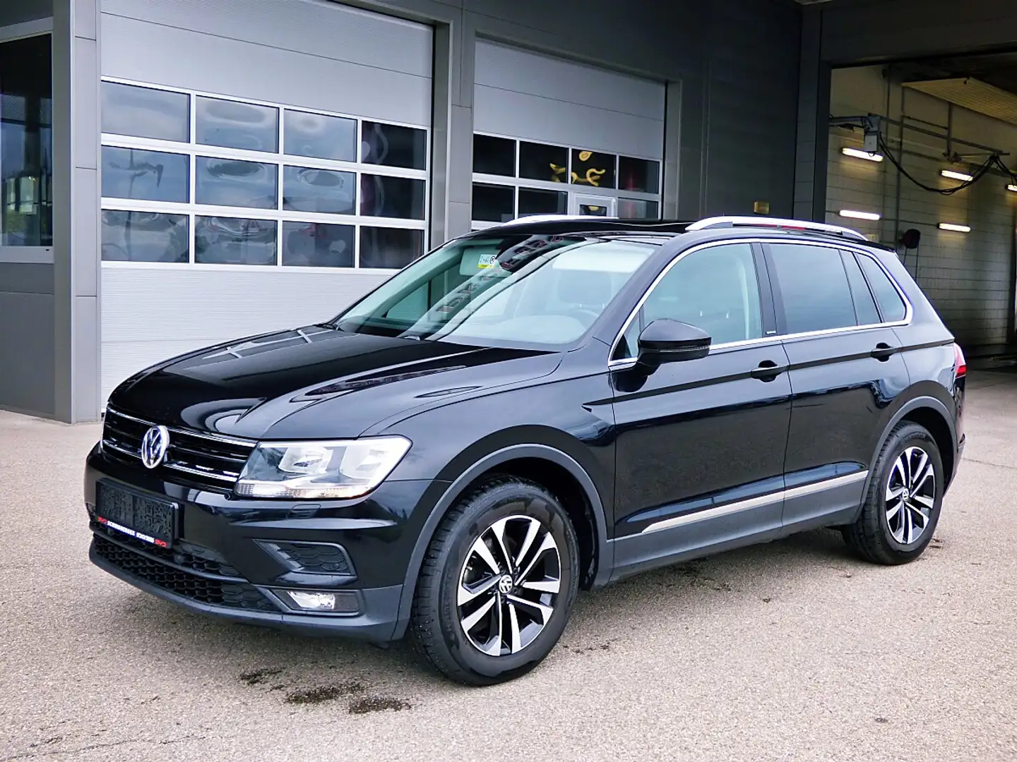 Volkswagen Tiguan 2,0 TDI 4Motion Elegance DSG 8fach/LED/Navi/AHK/SD Schwarz - 1
