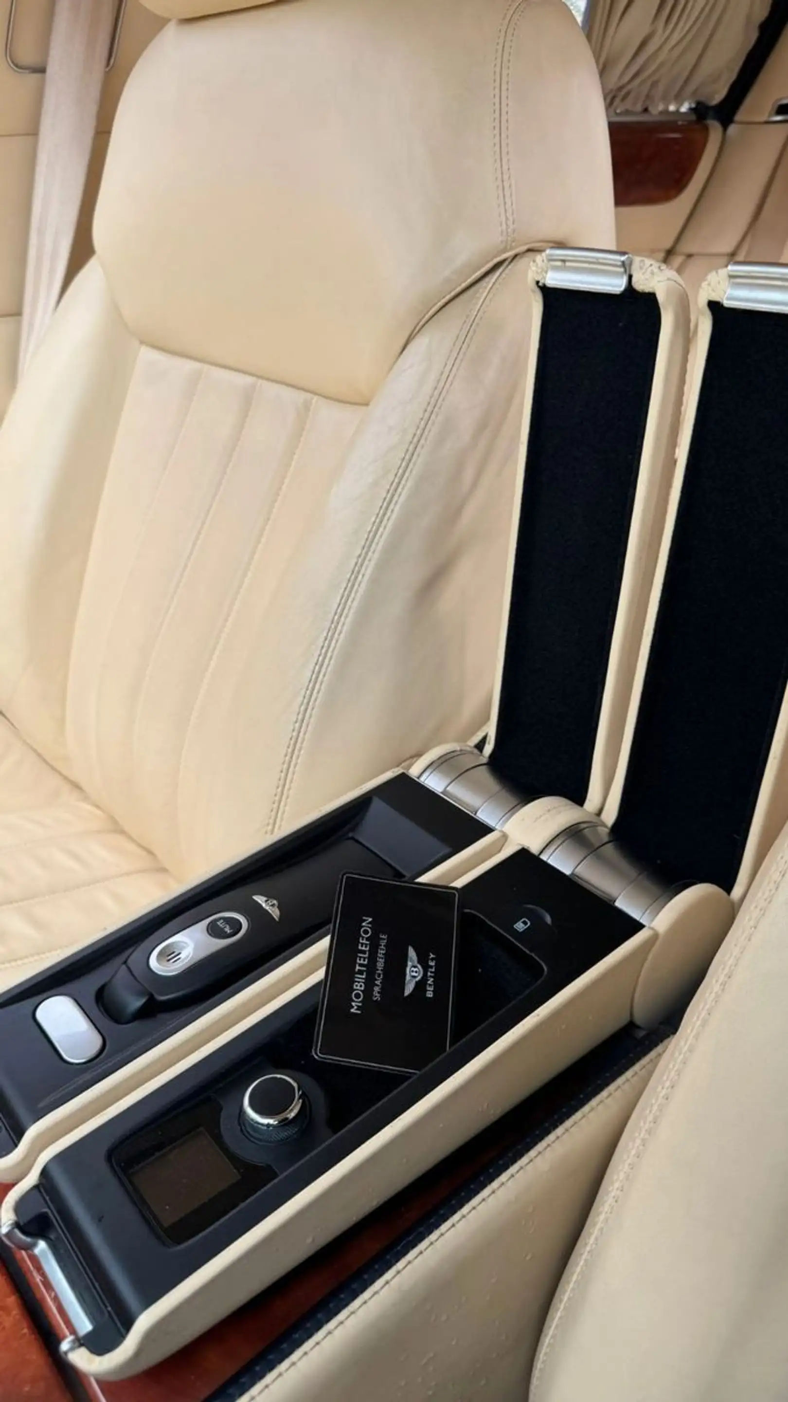 Bentley Flying Spur — photo 6