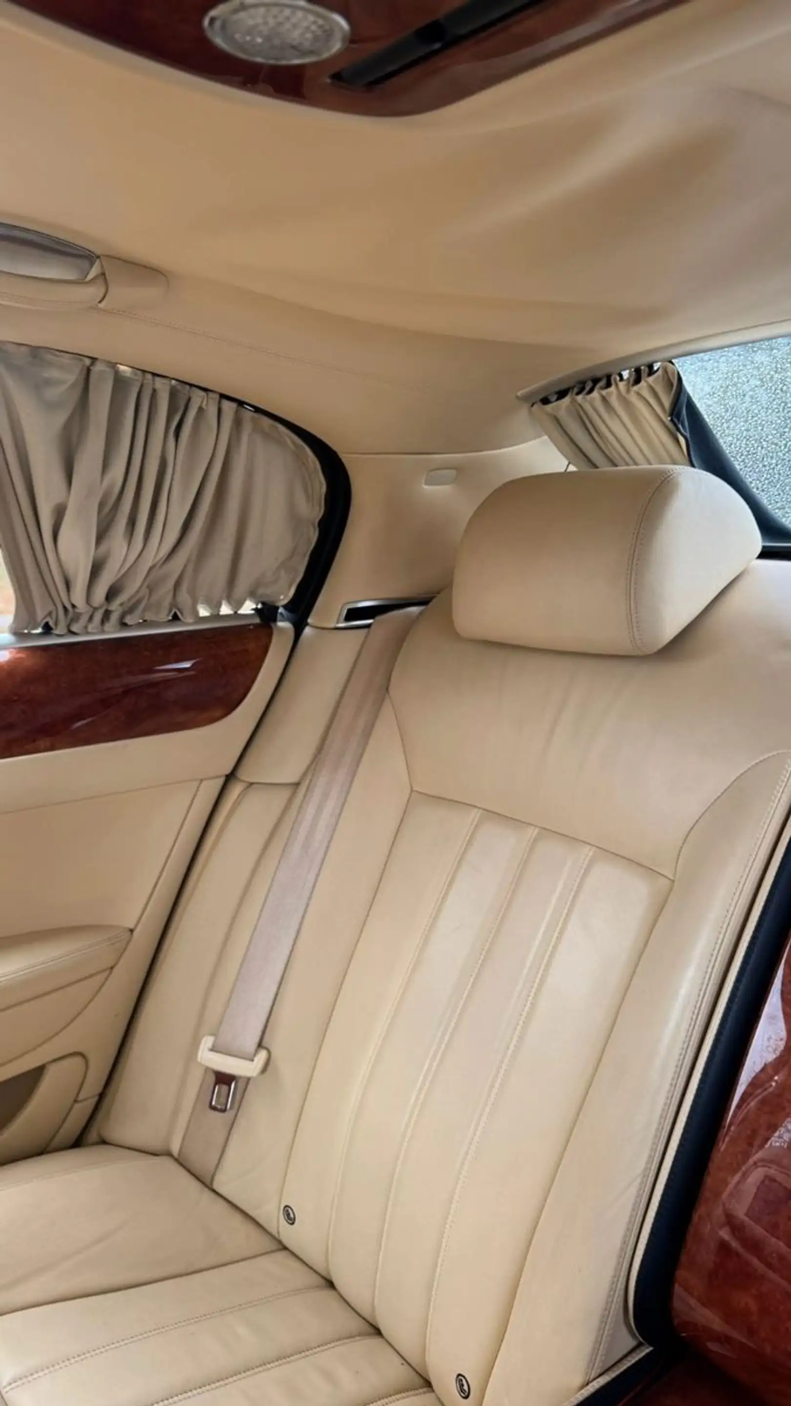 Bentley Flying Spur — photo 10