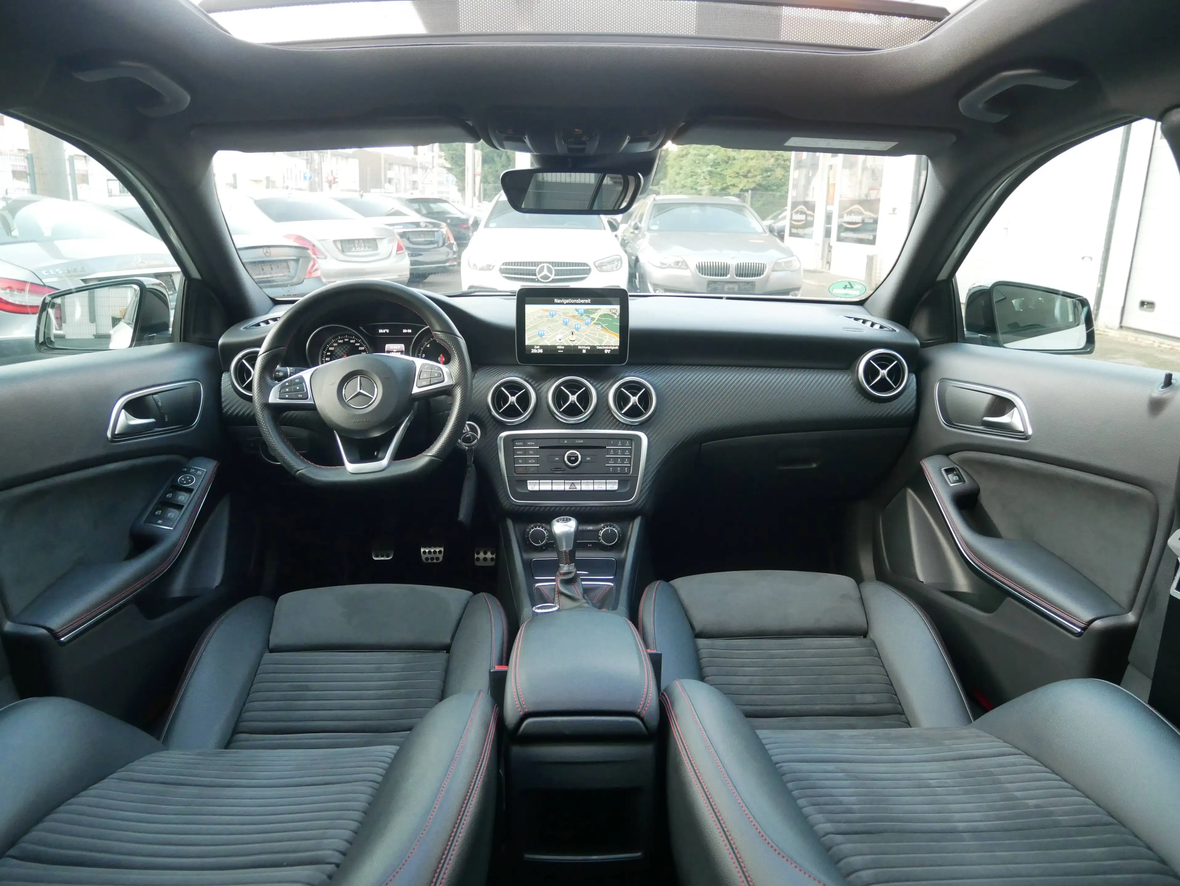 Mercedes-Benz A 180 A 180 BlueEfficiency (176.042) AMG LED High Performance Pano Alcantara Leder Navi Kamera — photo 15