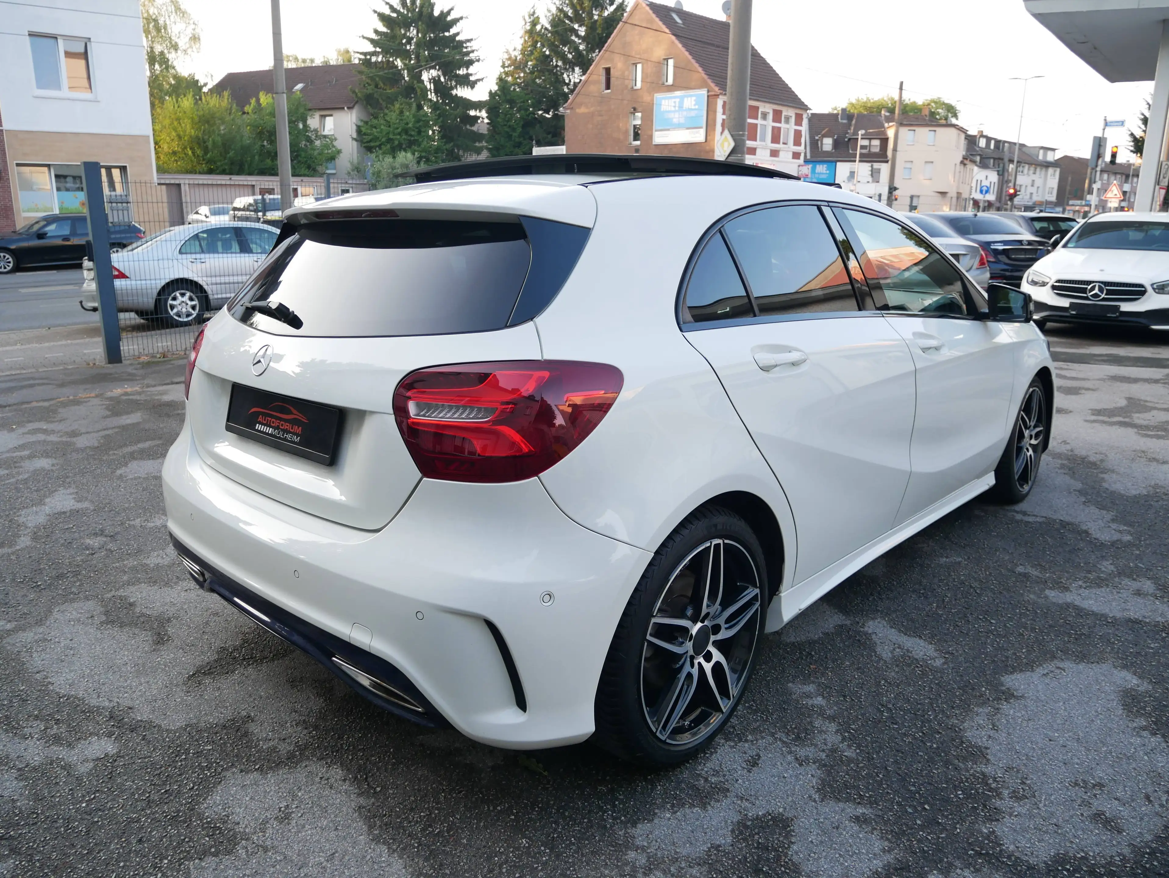 Mercedes-Benz A 180 A 180 BlueEfficiency (176.042) AMG LED High Performance Pano Alcantara Leder Navi Kamera — photo 5