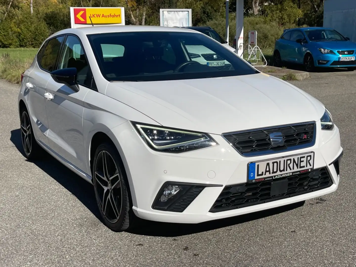 SEAT Ibiza 1.0 TGI FR *NAVI/LED/PDC/RFK* Weiß - 1