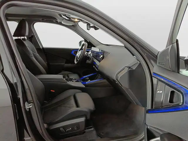 BMW X3 view 11