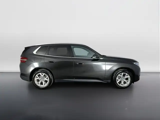 BMW X3 view 3