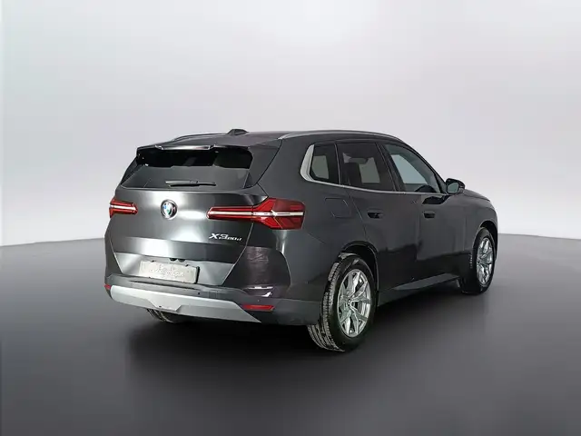 BMW X3 view 4