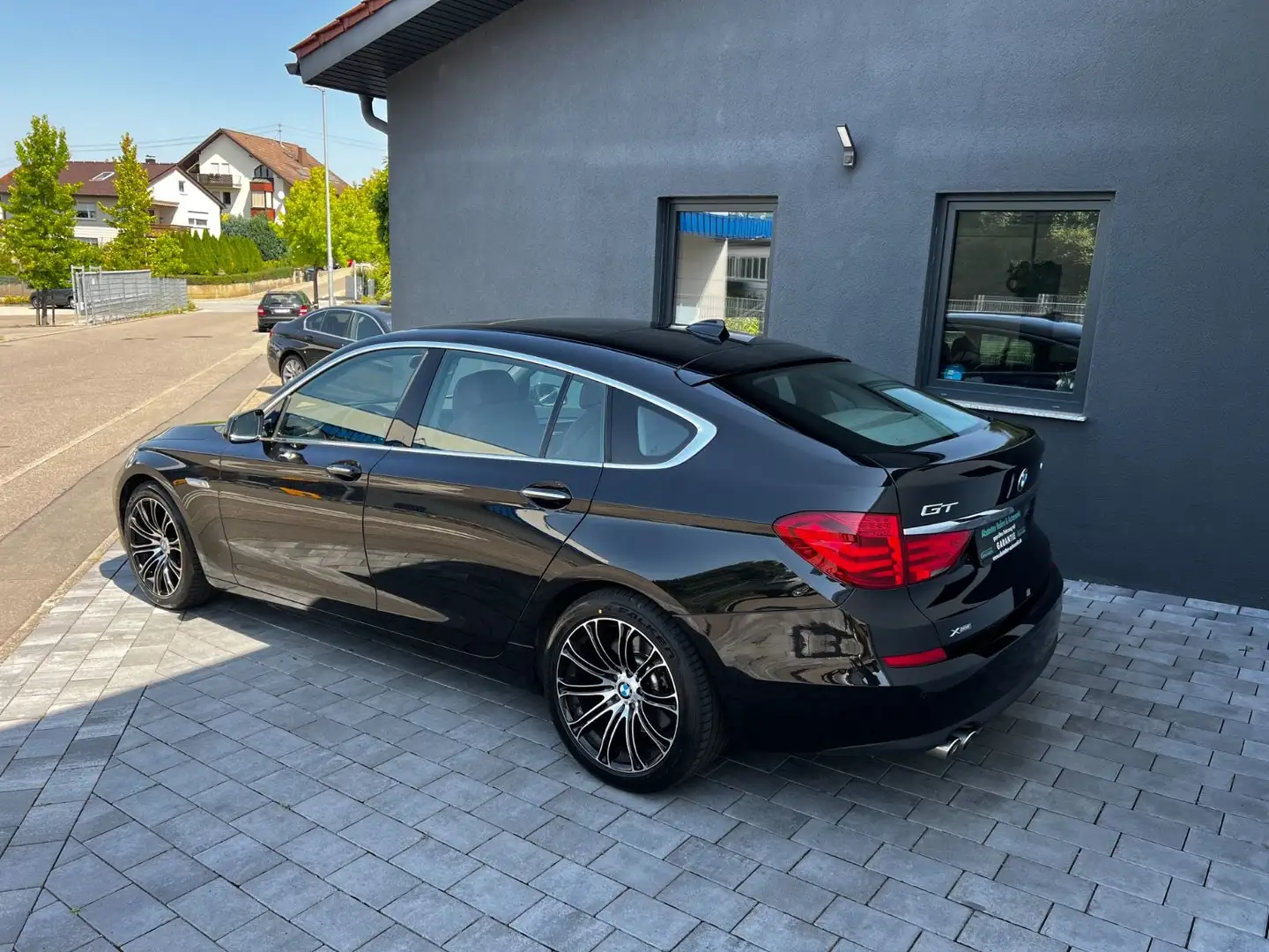 BMW 530 530d GT Gran Turismo X-Drive Noir - 2