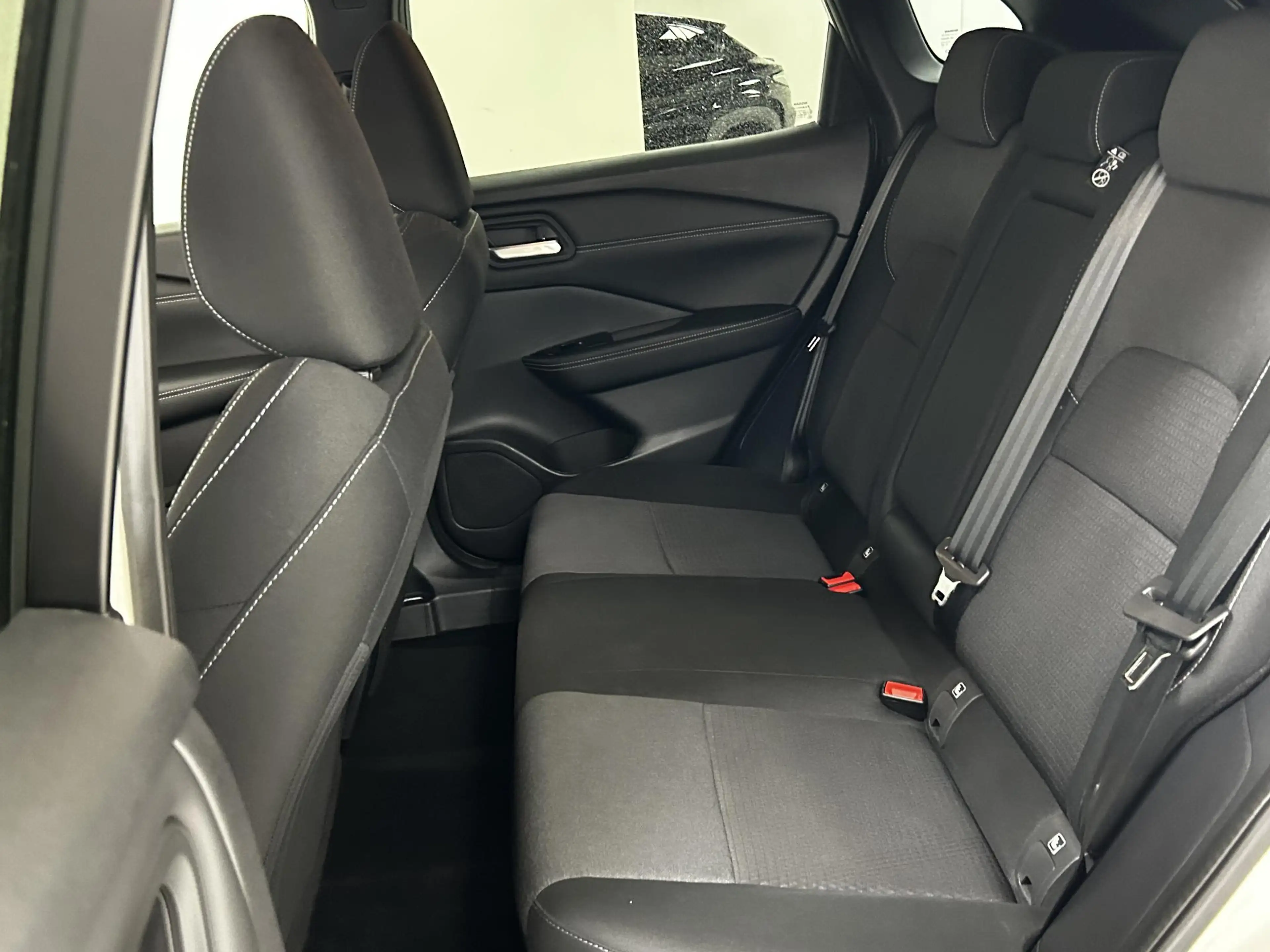 Nissan Qashqai 1.3 MHEV Xtronic Premiere Edition PANORAMADAK | NA — photo 8