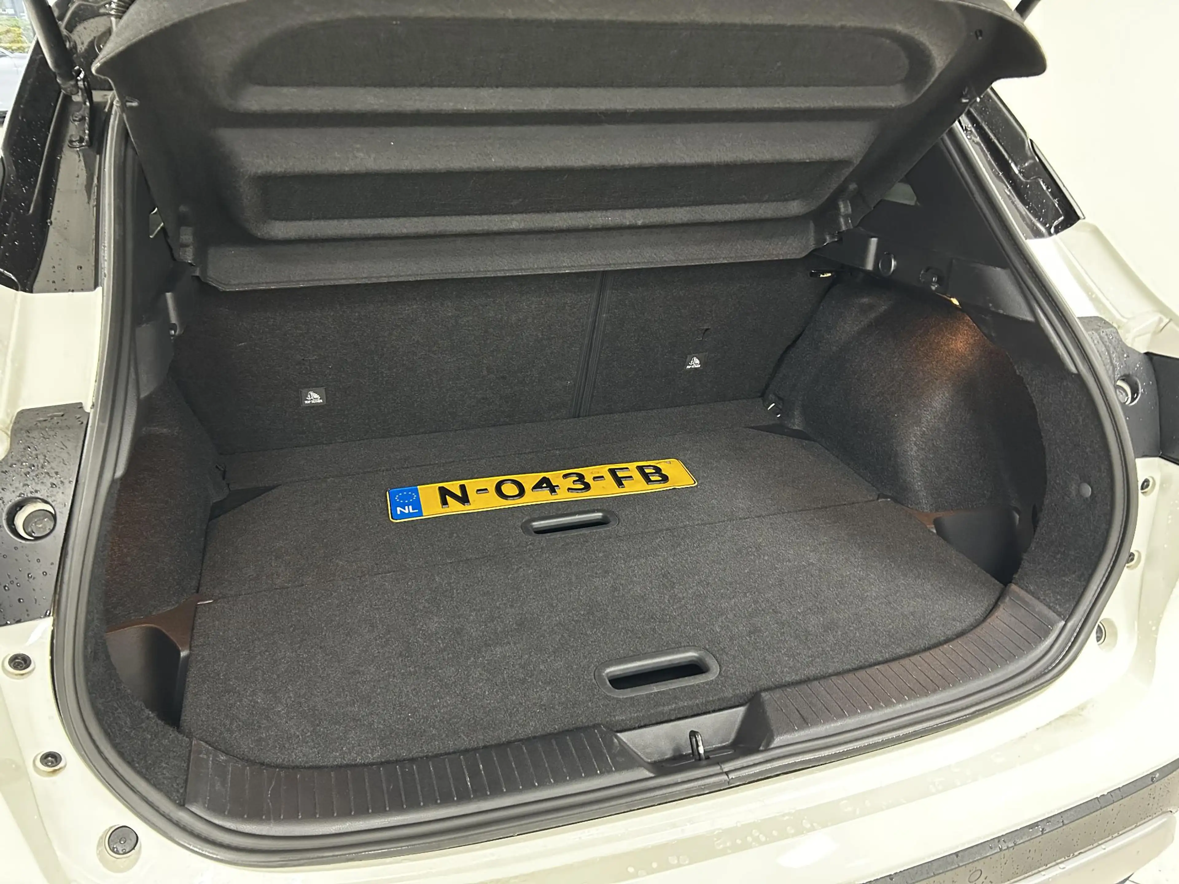 Nissan Qashqai 1.3 MHEV Xtronic Premiere Edition PANORAMADAK | NA — photo 9