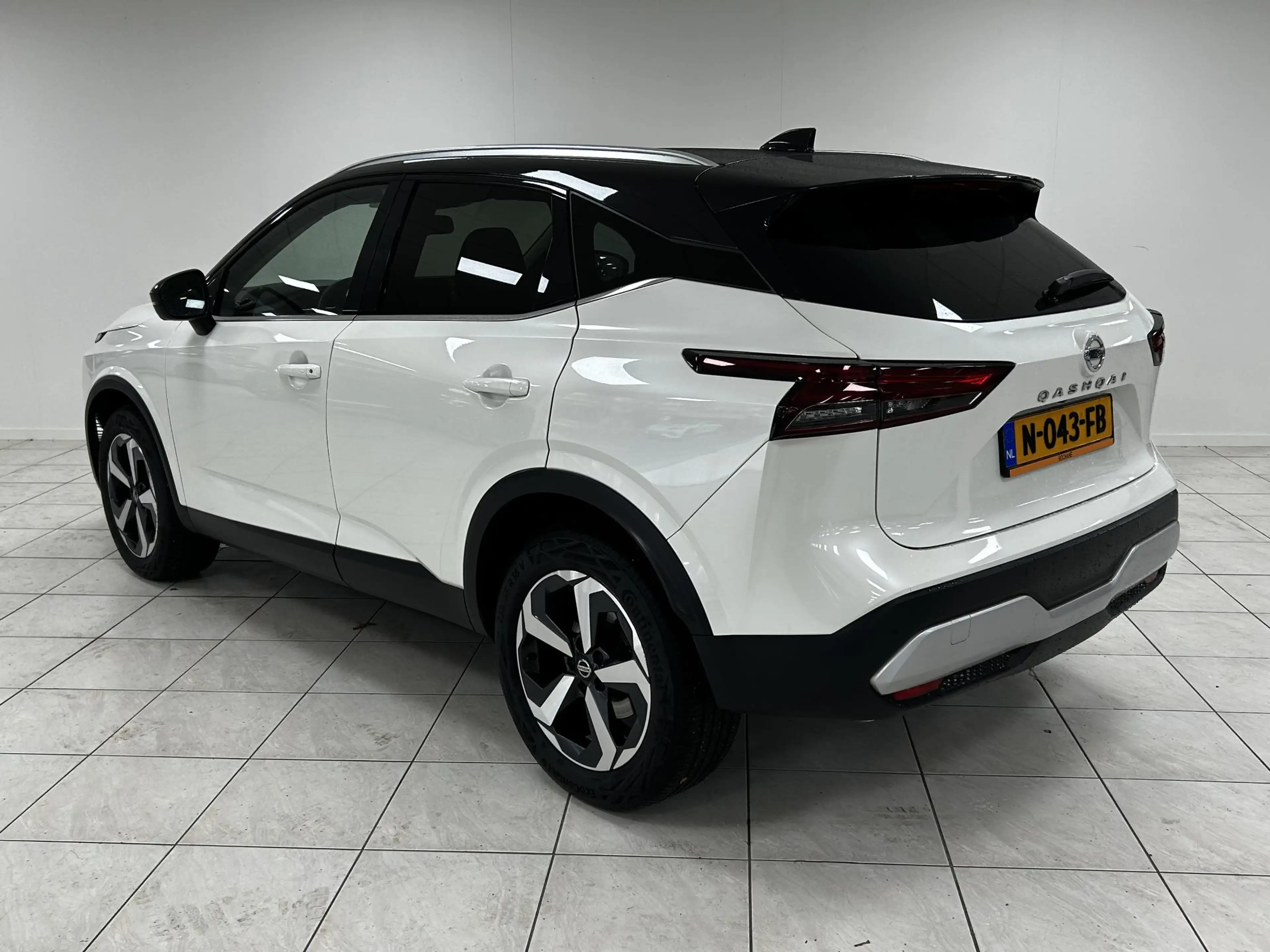 Nissan Qashqai 1.3 MHEV Xtronic Premiere Edition PANORAMADAK | NA — photo 6