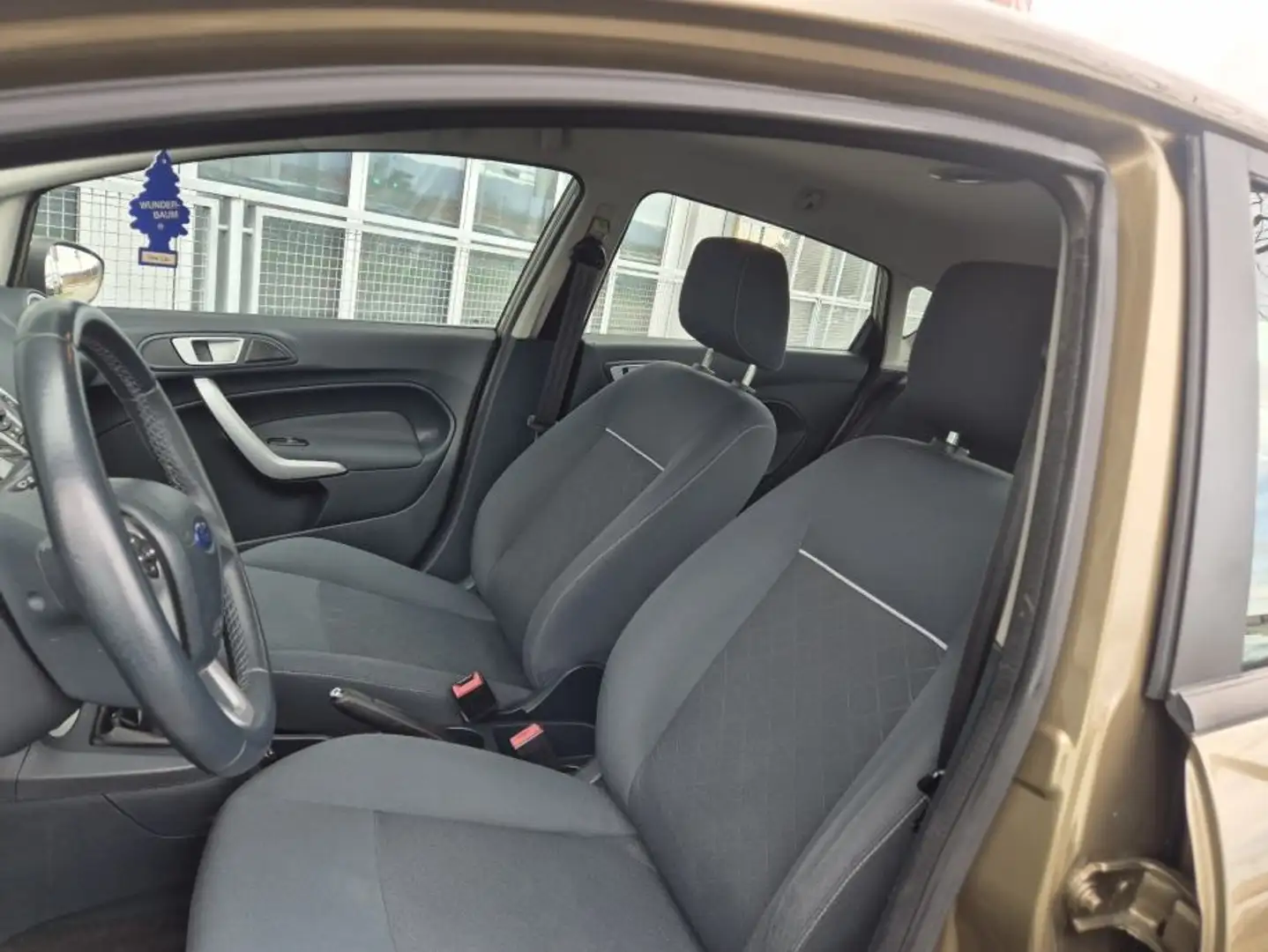 Ford Fiesta Fiesta 1.4 TDCiAmbiente année 2012 - 2