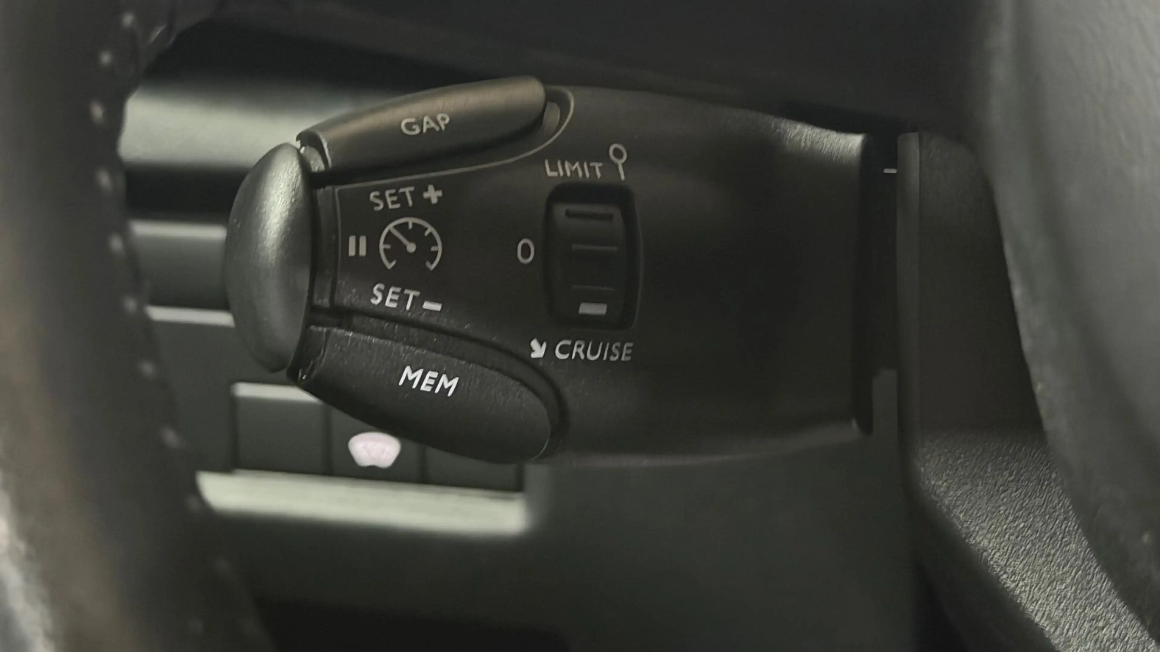 Citroen C5 Aircross Shine PANORAMA*KAMERA*360°*LED*CARPL — photo 23