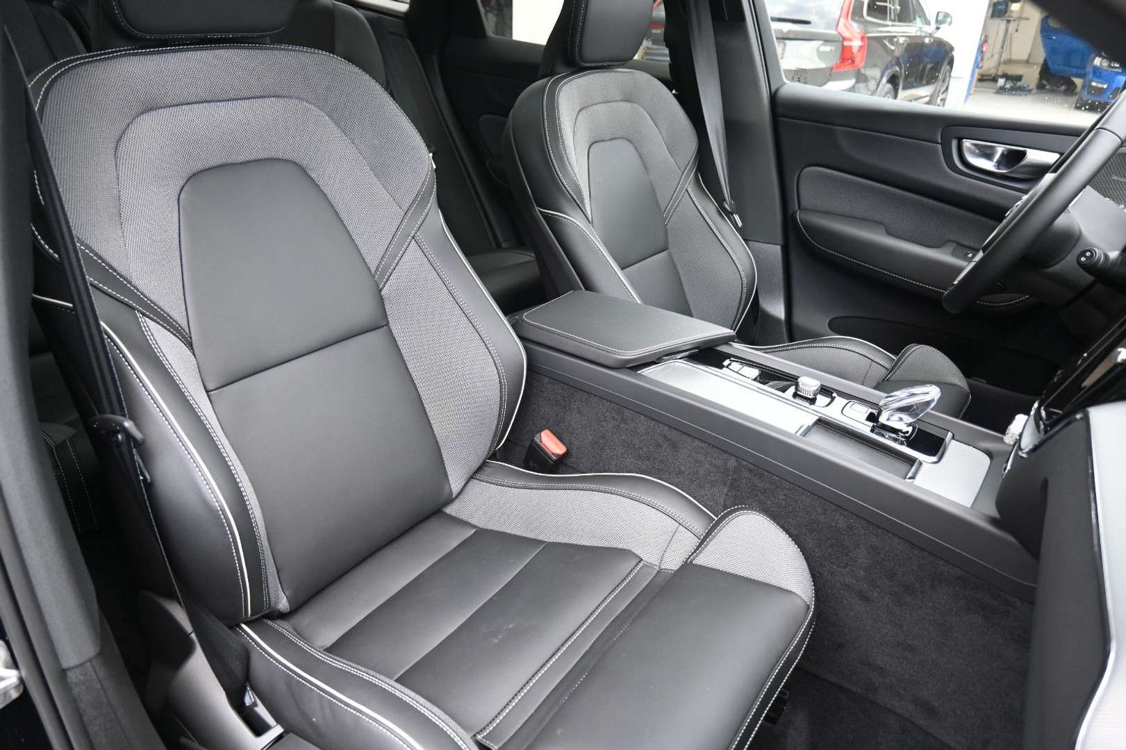 Volvo XC60 T6 PLUS - 2025 - Joinsteer - #14