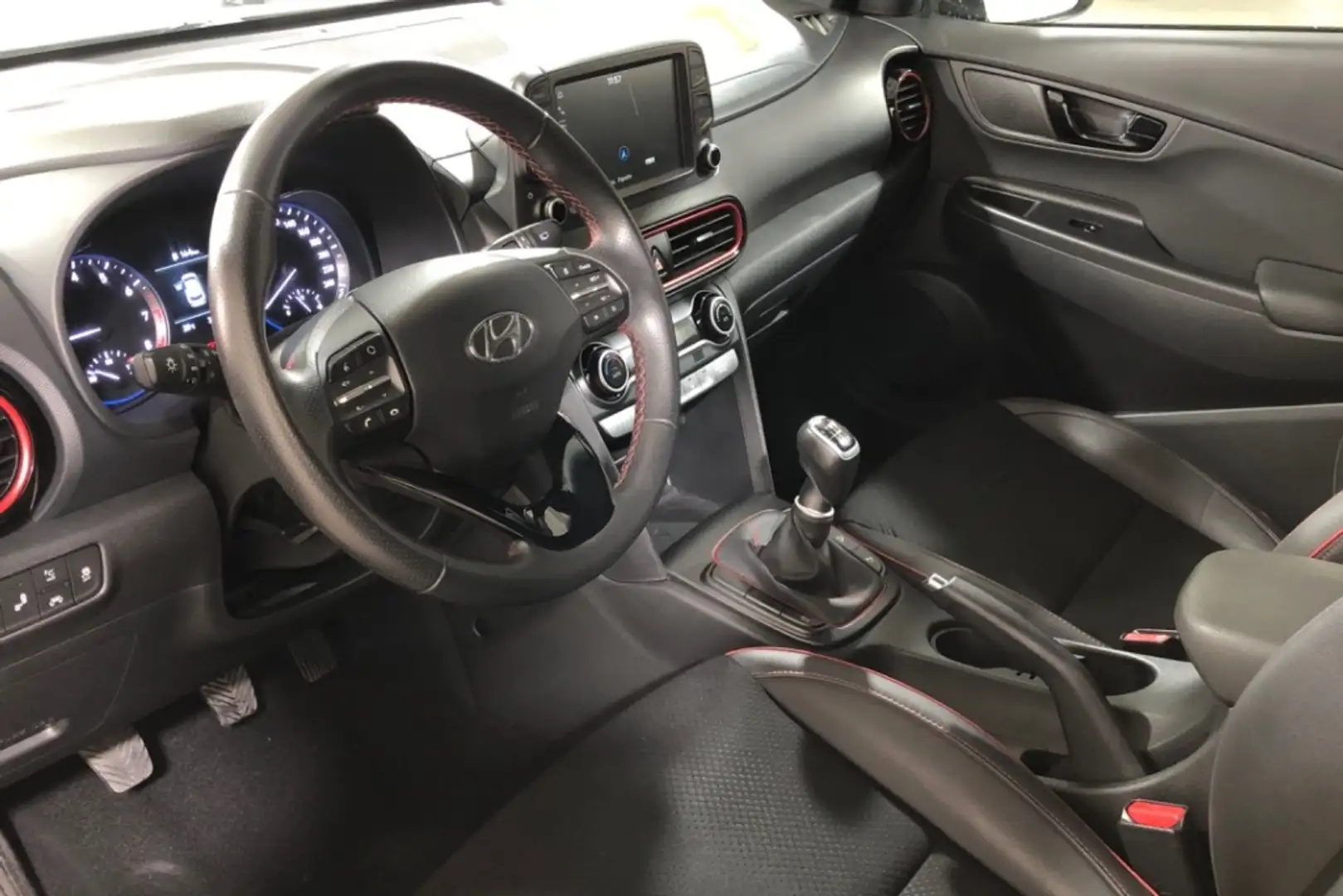 Hyundai KONA 1.0 TGDI Tecno Red 4x2 - 2