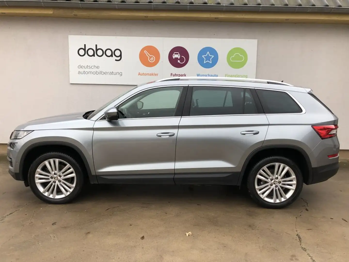 Skoda Kodiaq 2.0 TDI 4x4 DSG Standhzg. Pano AHK Allw. 7Sitze Grau - 2