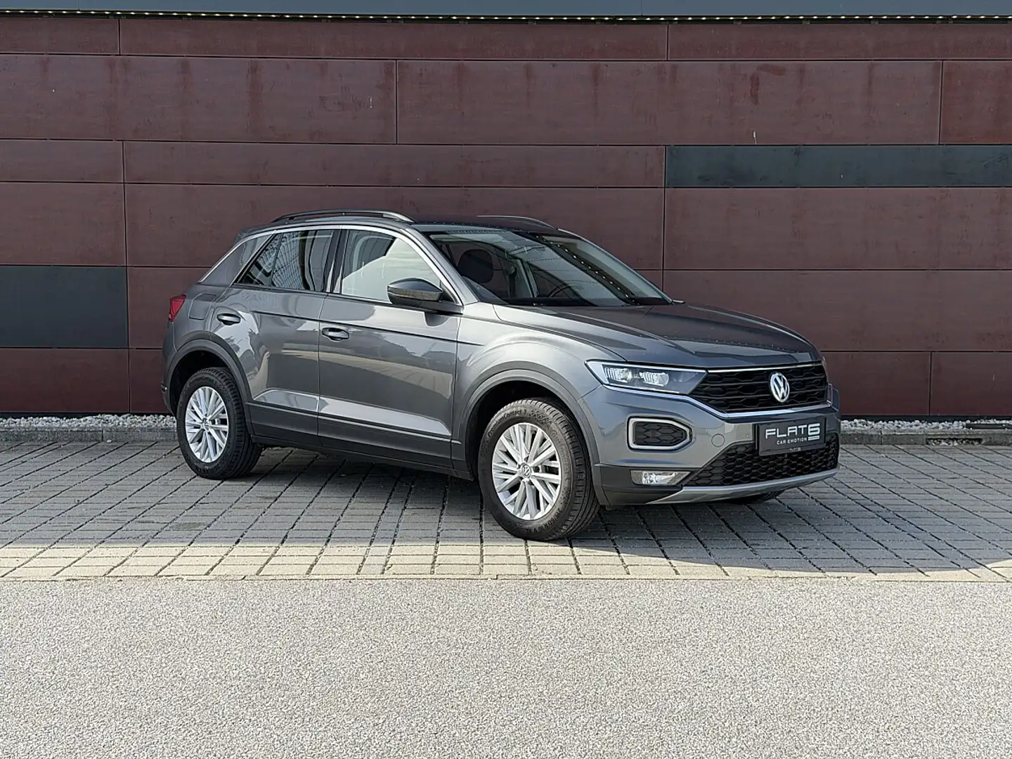 Volkswagen T-Roc 1.0 TSI Design AHK/LED/SH Silber - 2