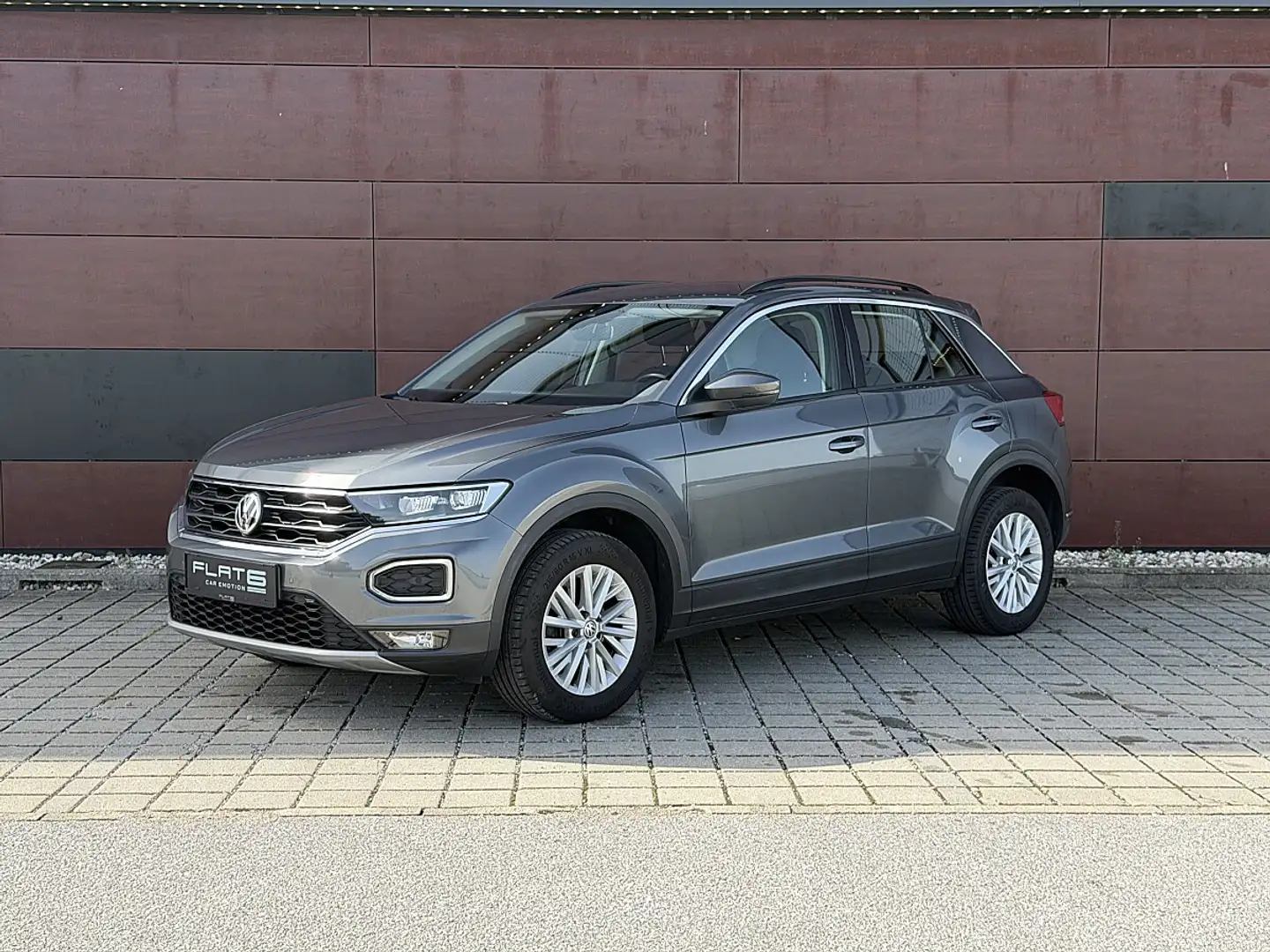 Volkswagen T-Roc 1.0 TSI Design AHK/LED/SH Silber - 1
