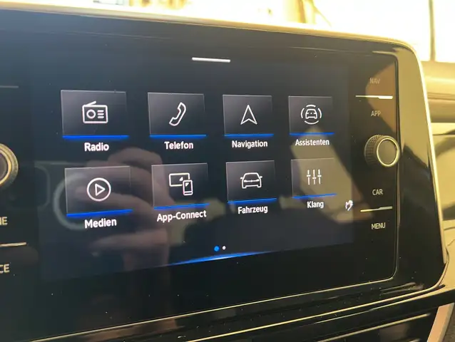 Volkswagen T-Roc view 13