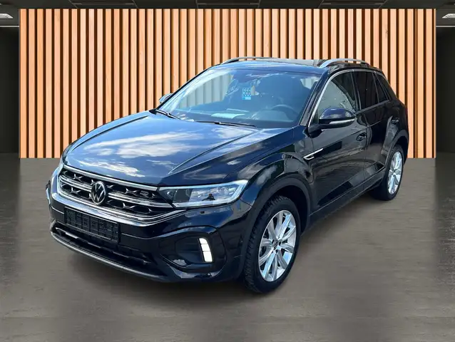 Volkswagen T-Roc view 2