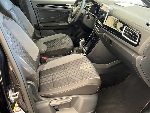 Volkswagen T-Roc view 23