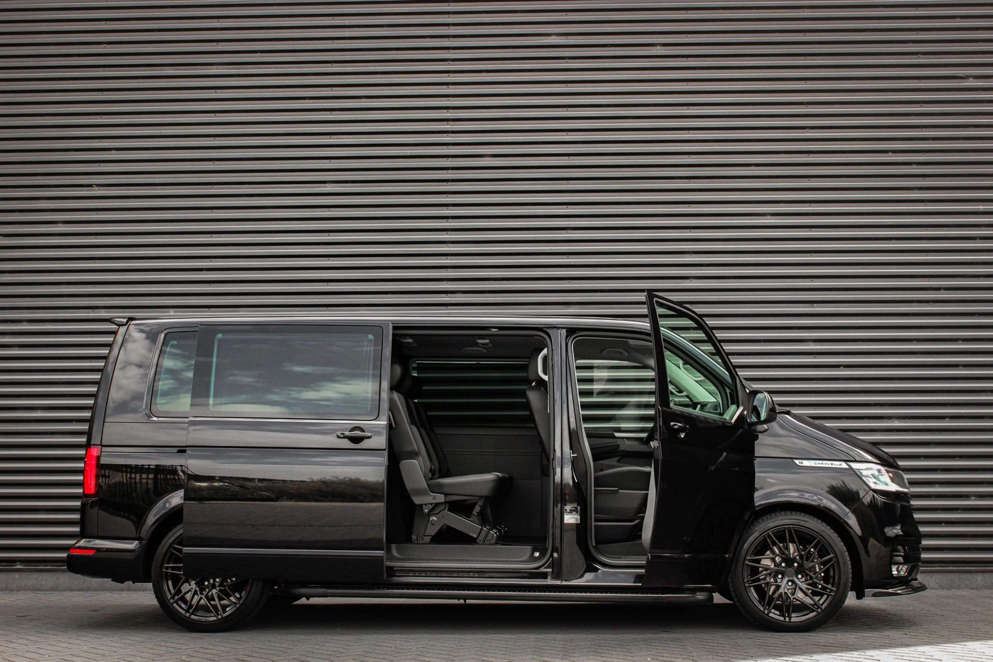 Volkswagen Transporter 2.0 TDI L2H1 CARAVELLE 204PK DC DUBBEL CABINE / EL — photo 8