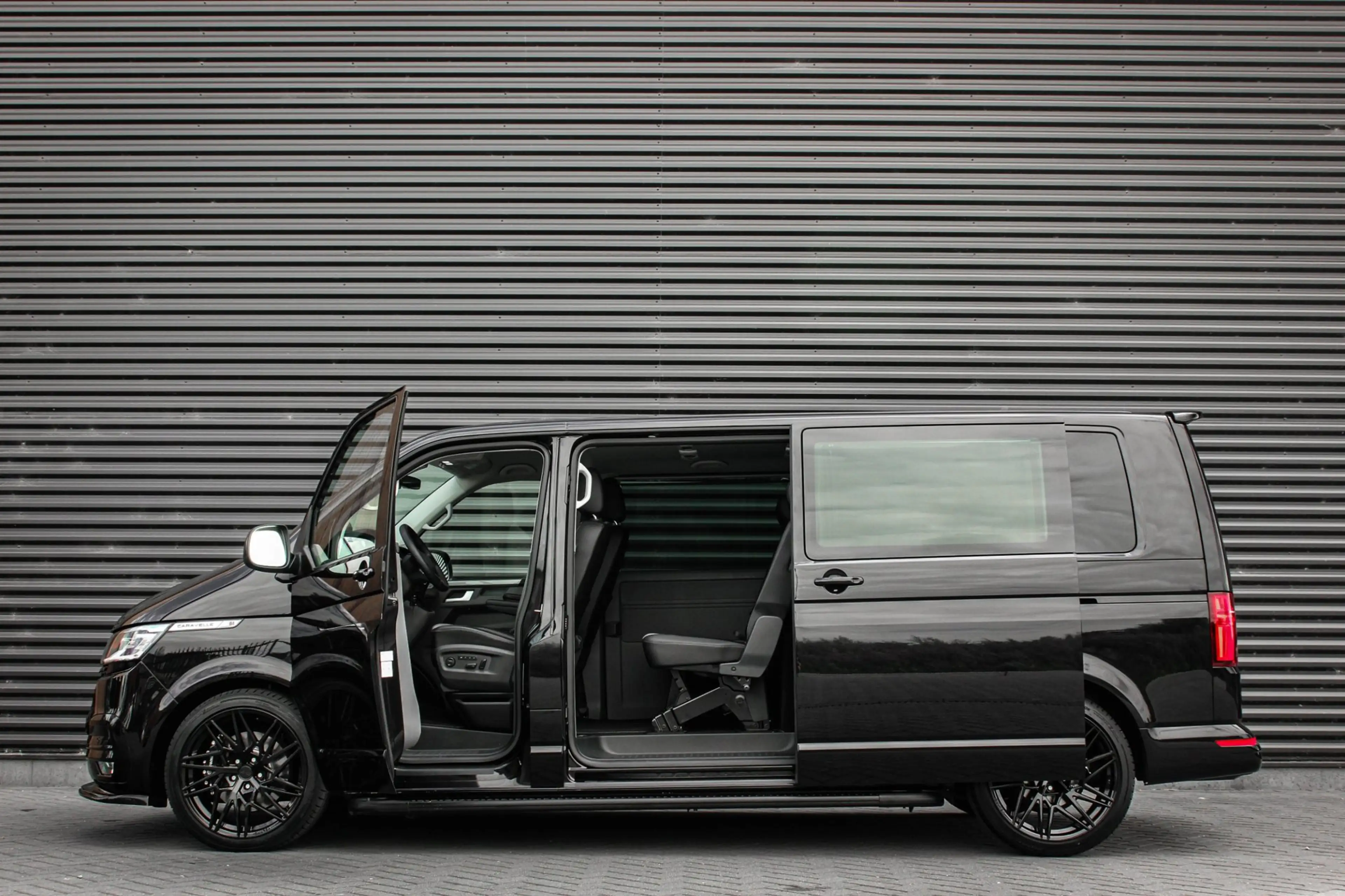 Volkswagen Transporter 2.0 TDI L2H1 CARAVELLE 204PK DC DUBBEL CABINE / EL — photo 7