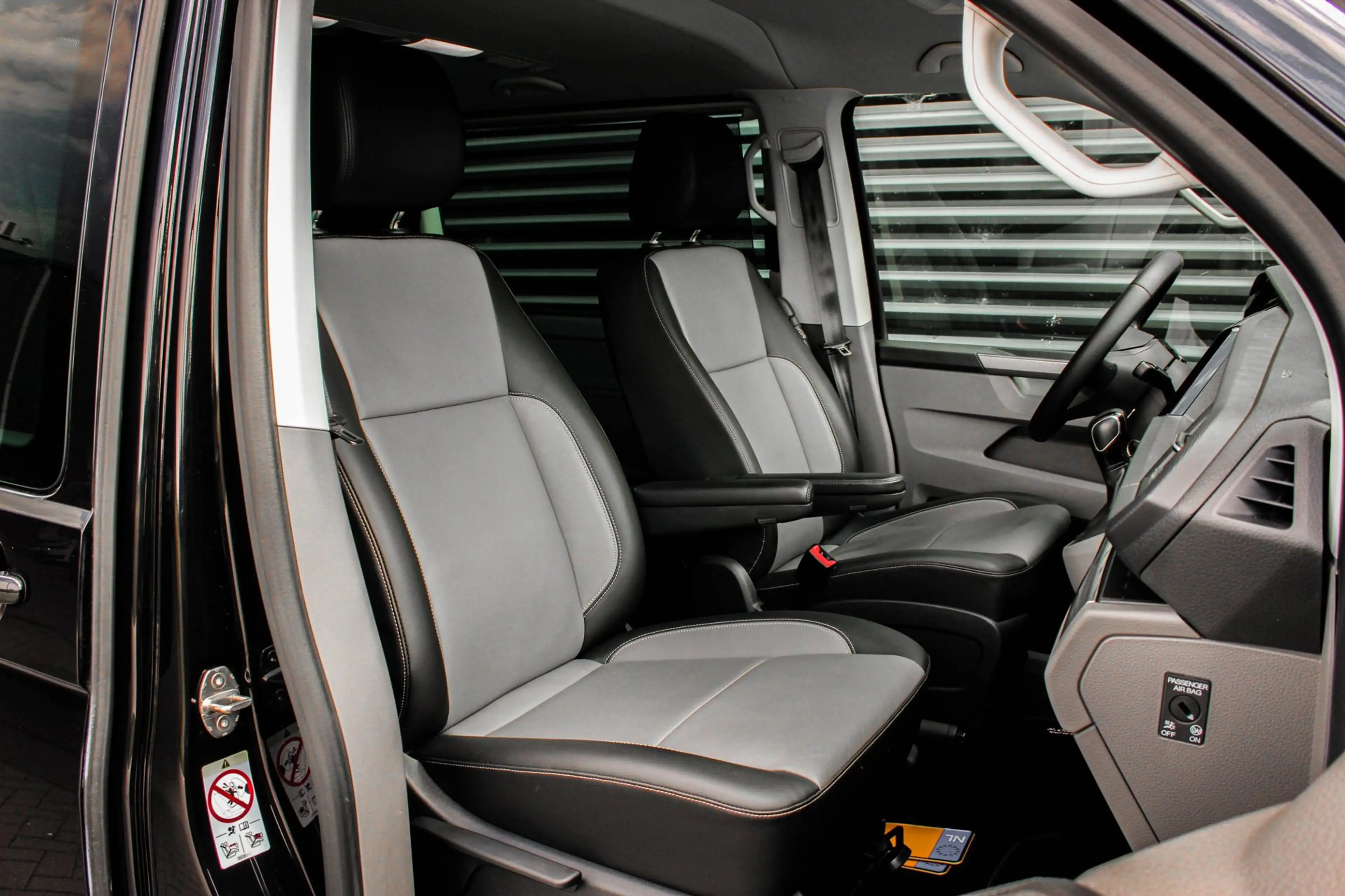 Volkswagen Transporter 2.0 TDI L2H1 CARAVELLE 204PK DC DUBBEL CABINE / EL — photo 41