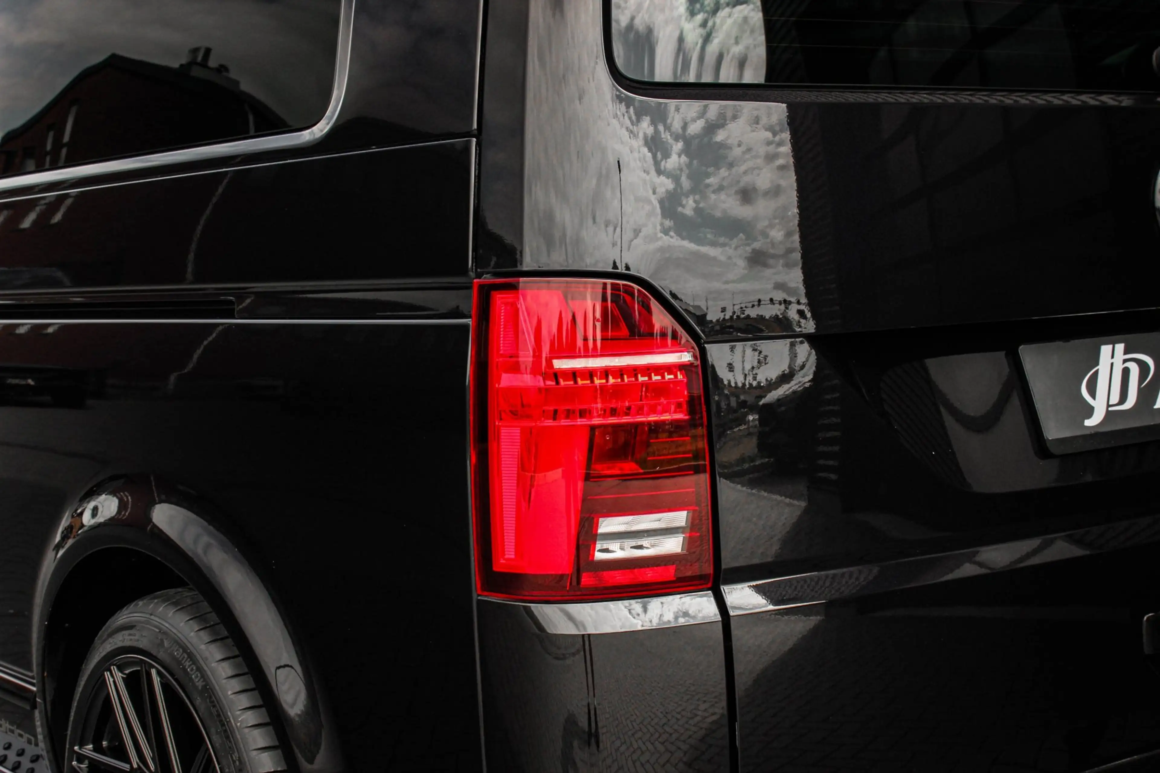 Volkswagen Transporter 2.0 TDI L2H1 CARAVELLE 204PK DC DUBBEL CABINE / EL — photo 47