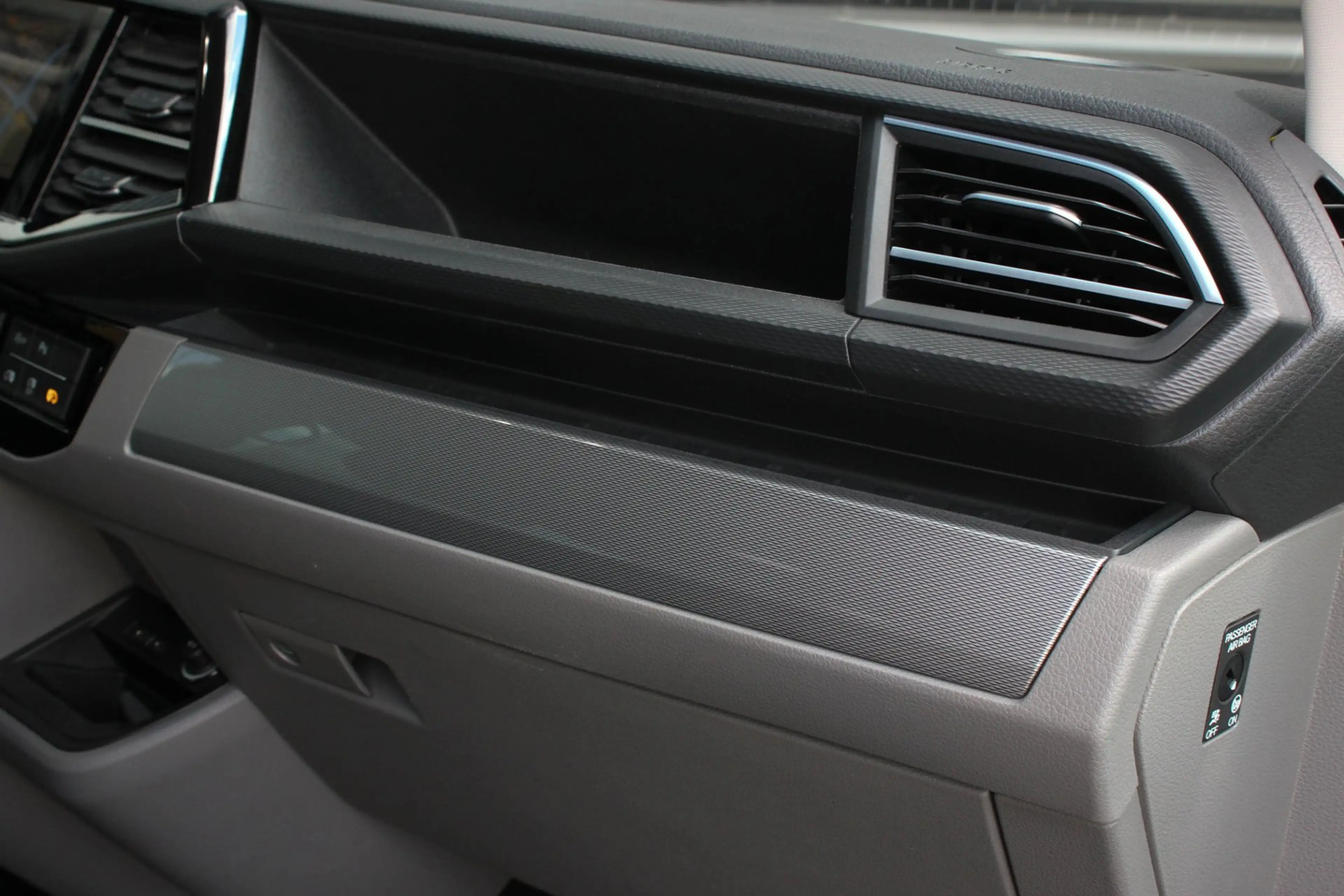Volkswagen Transporter 2.0 TDI L2H1 CARAVELLE 204PK DC DUBBEL CABINE / EL — photo 39
