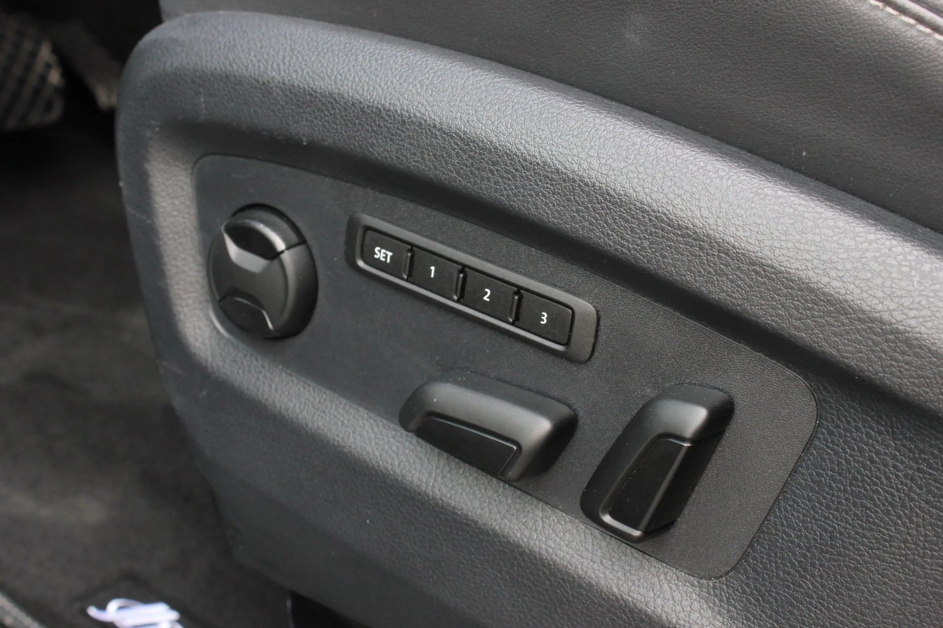 Volkswagen Transporter 2.0 TDI L2H1 CARAVELLE 204PK DC DUBBEL CABINE / EL — photo 17