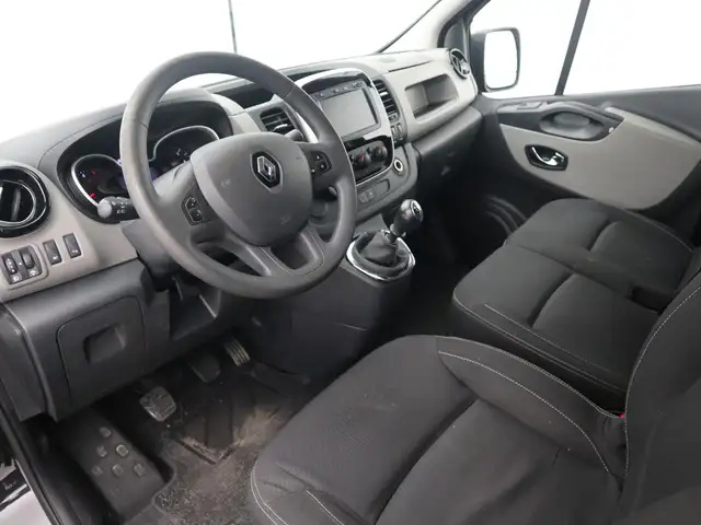 Renault Trafic view 6