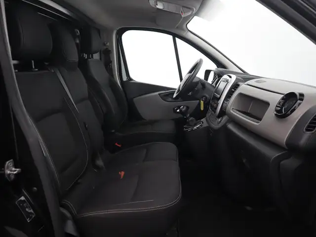 Renault Trafic view 22