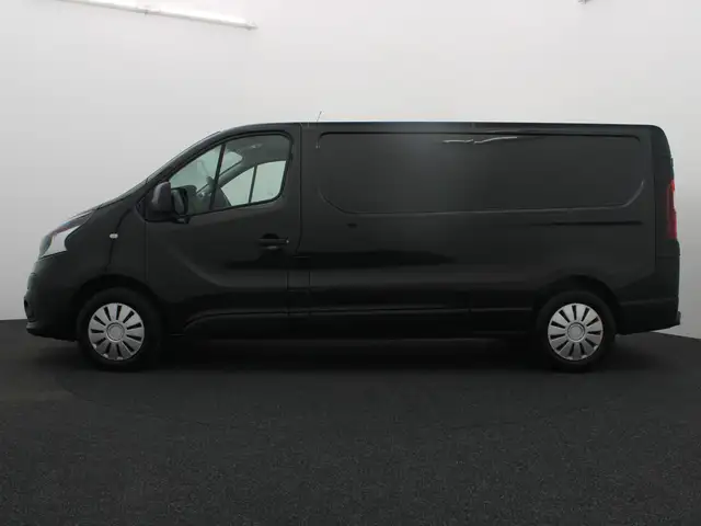 Renault Trafic view 2