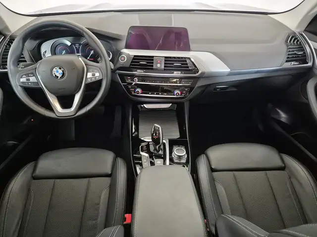BMW X3 view 9