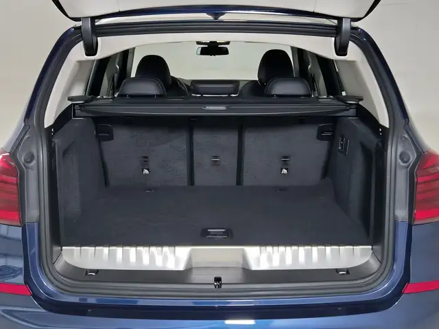 BMW X3 view 13