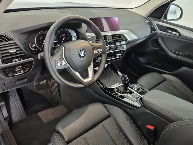 BMW X3 view 7