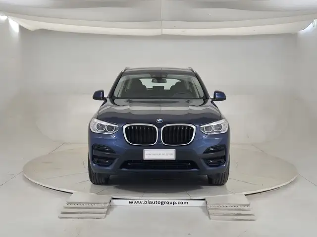 BMW X3 view 3
