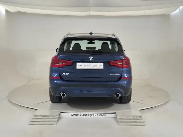 BMW X3 view 4