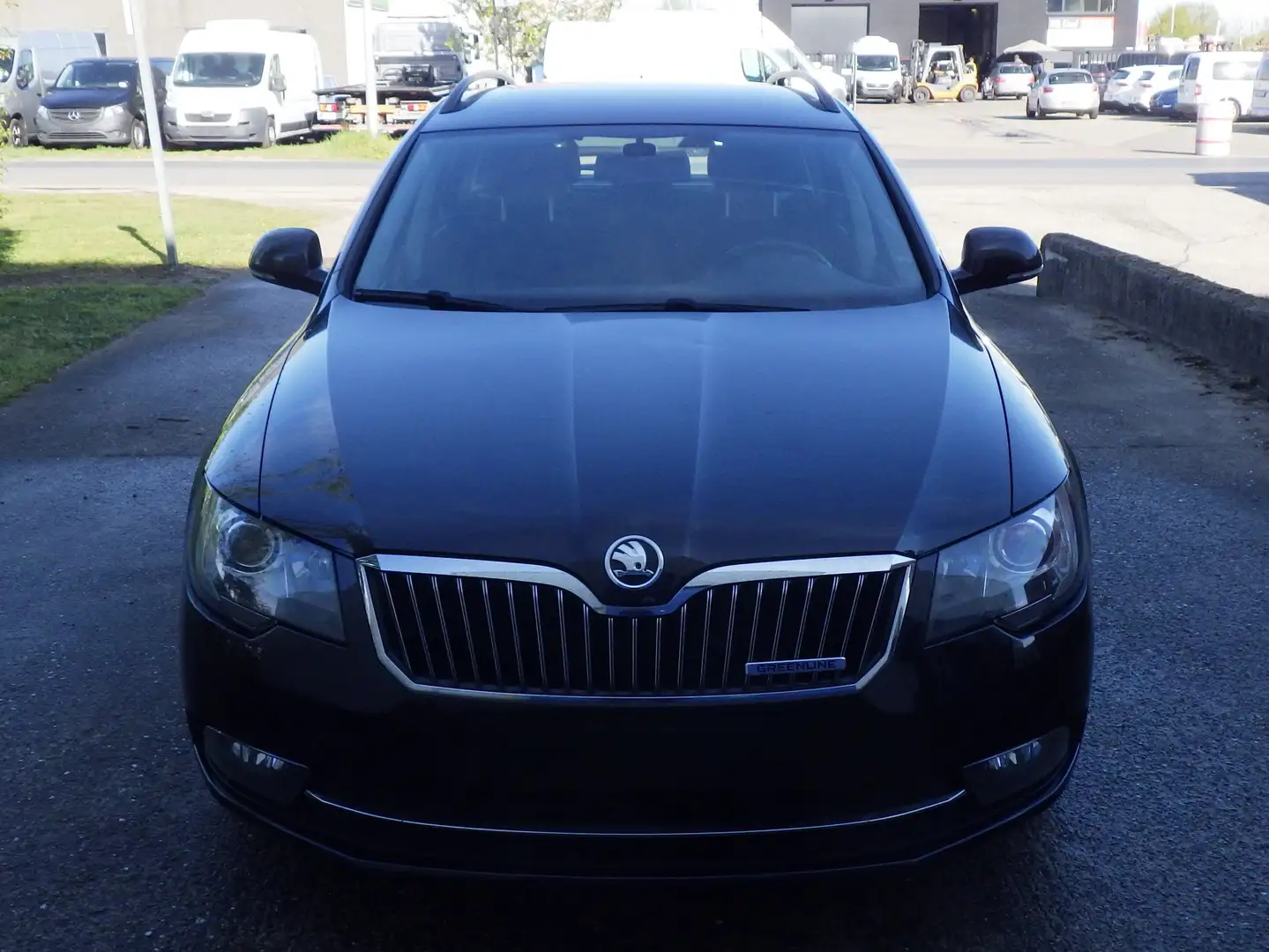 Skoda Superb Break (Stock ID 555) Noir - 2