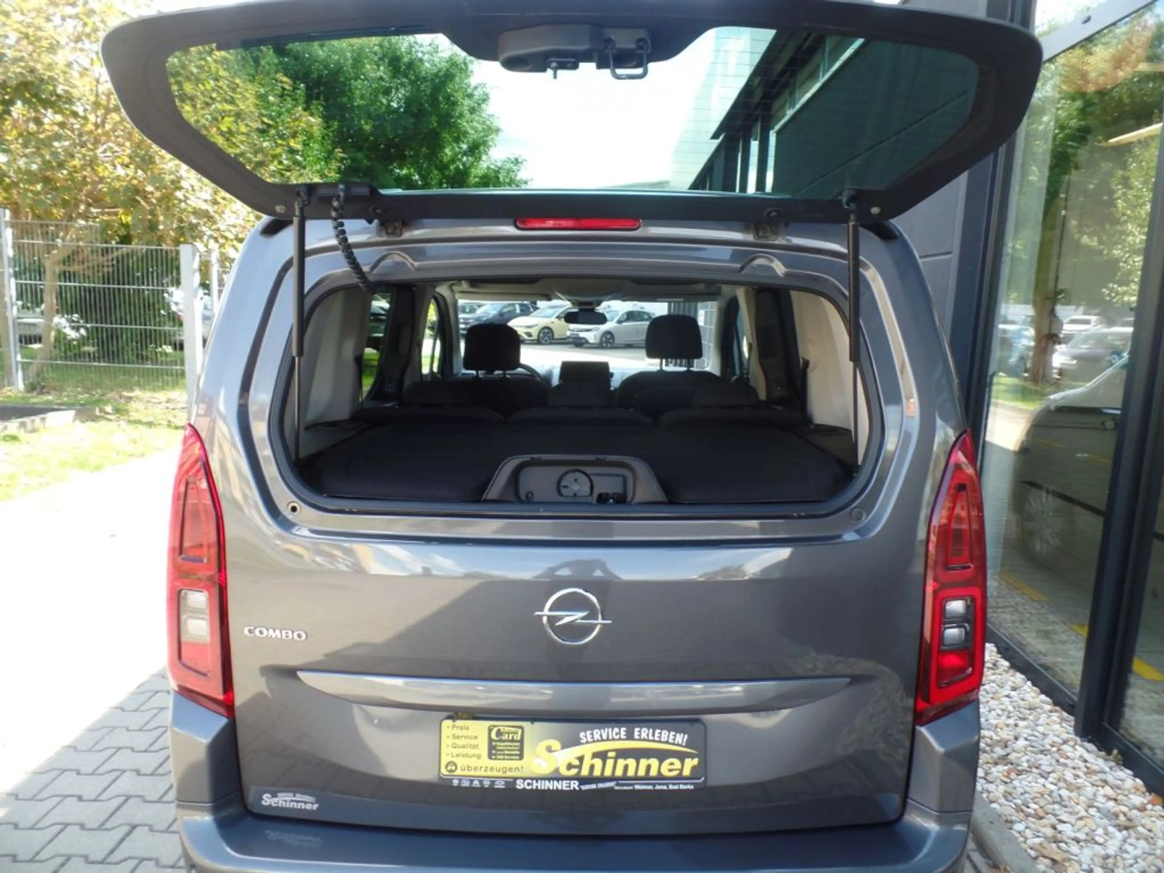 Opel Combo Life 1.5 D Start/Stop Elegance — photo 8