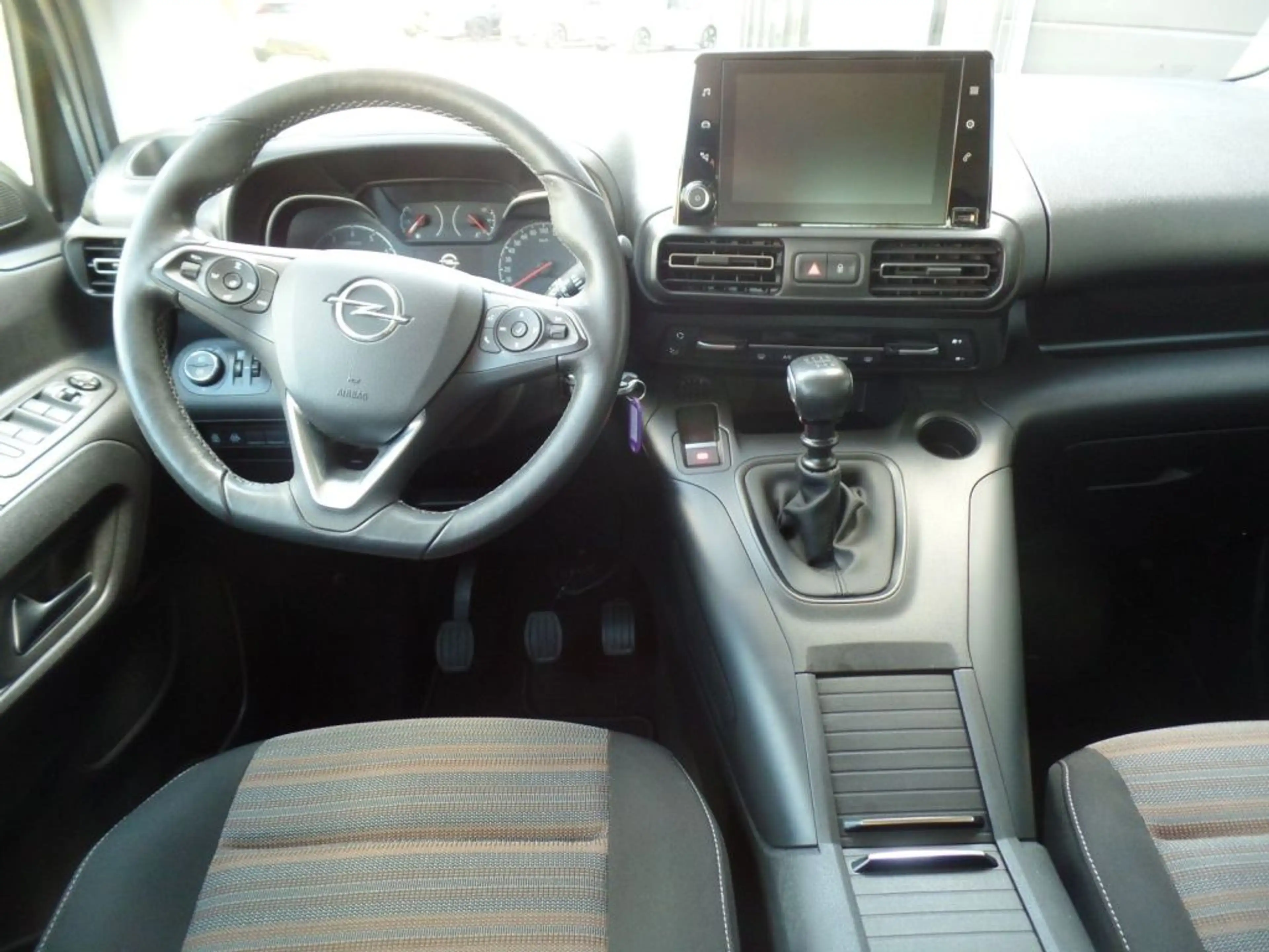 Opel Combo Life 1.5 D Start/Stop Elegance — photo 13