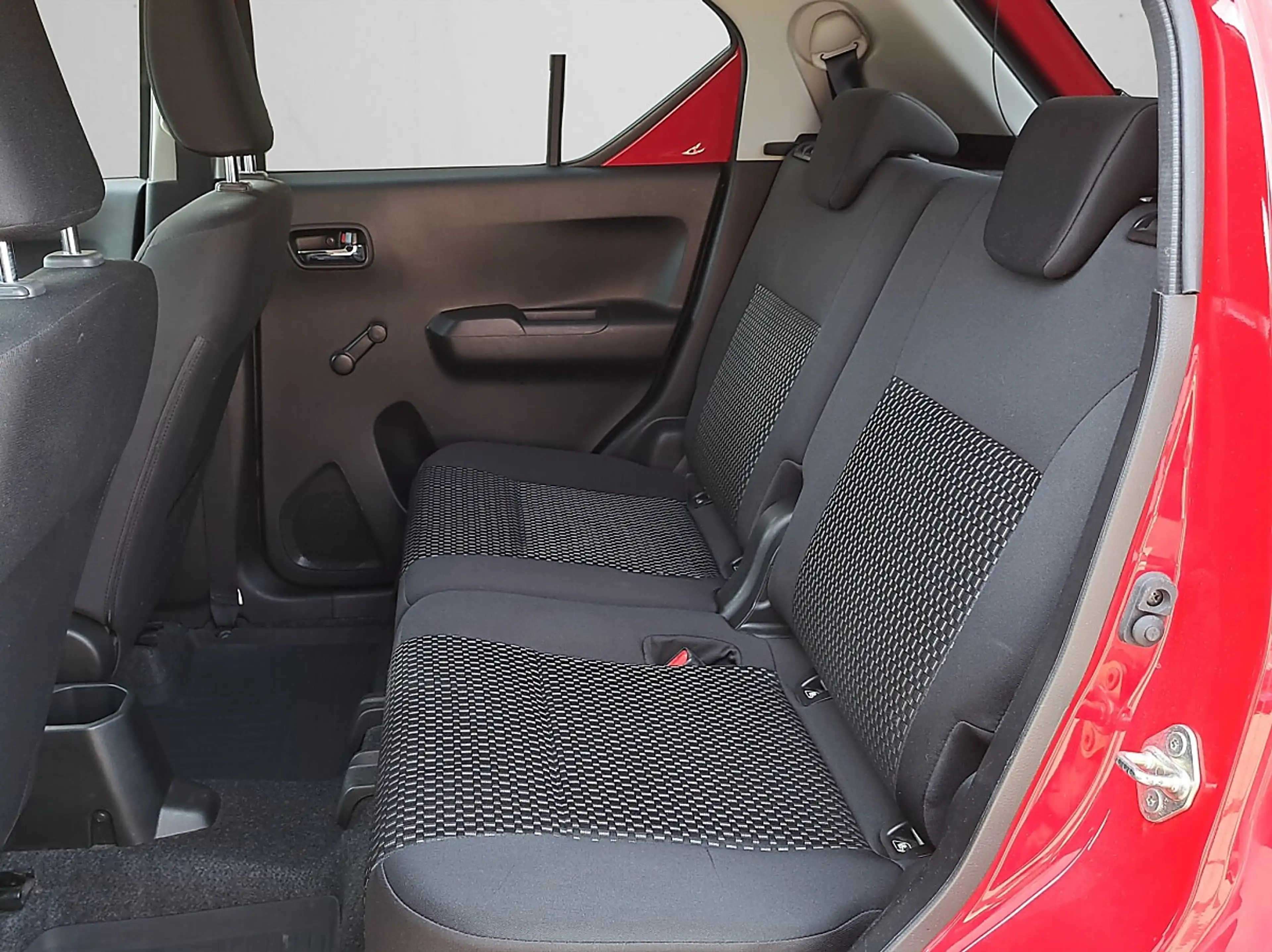 Suzuki Ignis 1,2 Dualjet Hybrid Allgrip Shine — photo 12