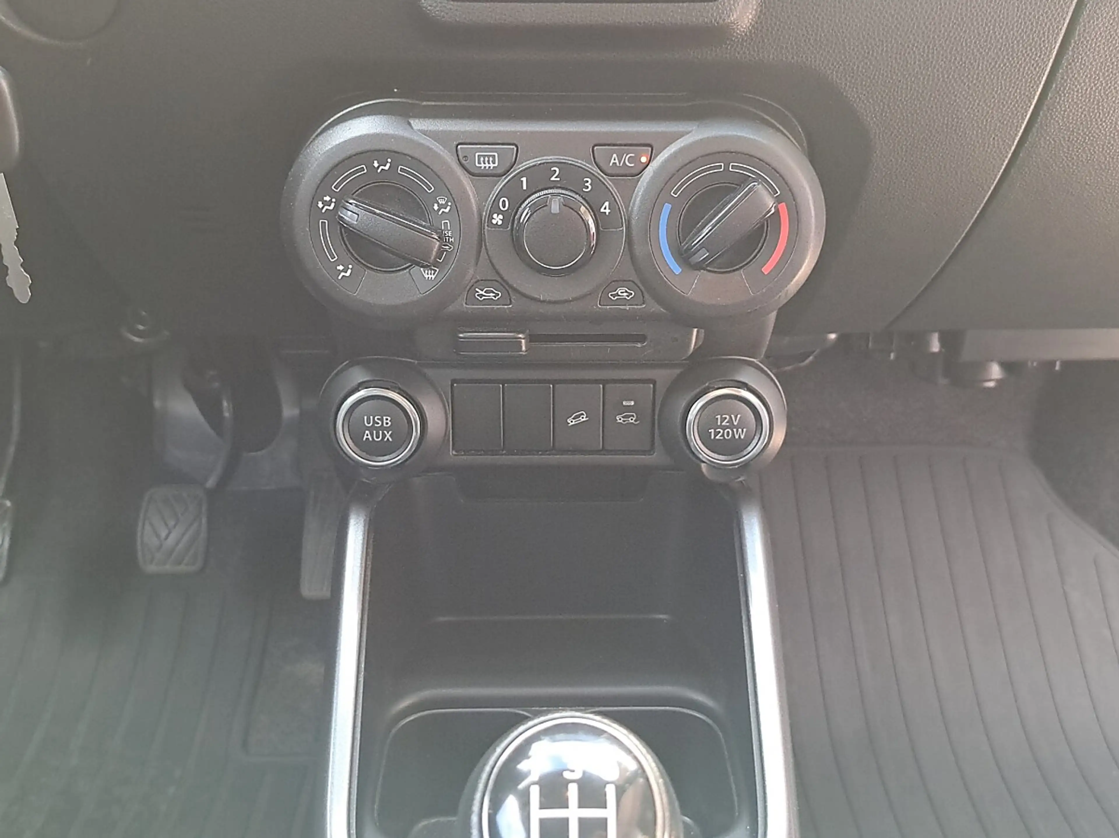 Suzuki Ignis 1,2 Dualjet Hybrid Allgrip Shine — photo 15
