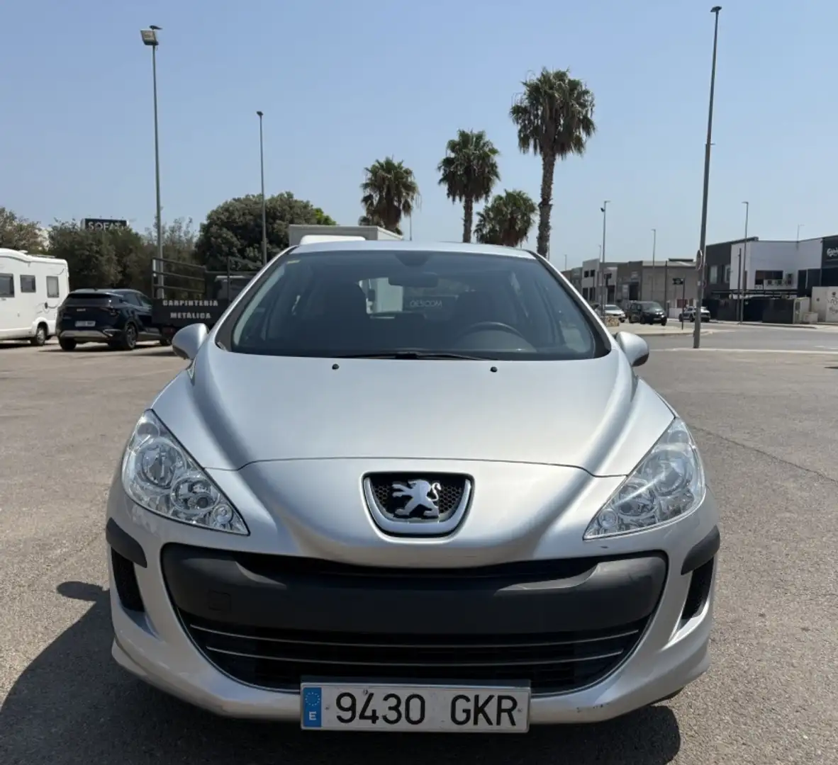 Peugeot 308 1.6HDI Confort Gris - 1