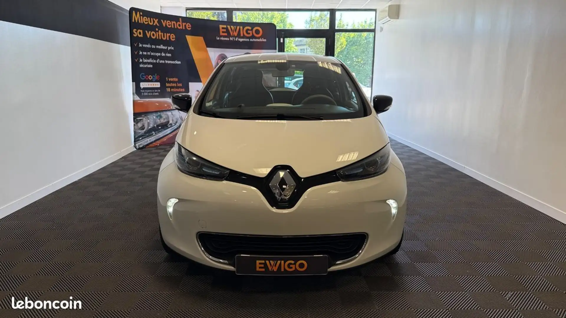 Renault ZOE ZE 90ch 22KWH LOCATION CHARGE-NORMALE LIFE BVA %2B SUIVI Blanc - 2