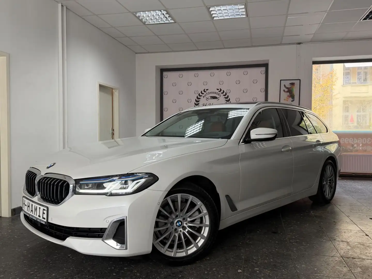 BMW 520 d LUXERY LASER PANO HUD 360°CAM KEYLESS LENK. Wit - 1