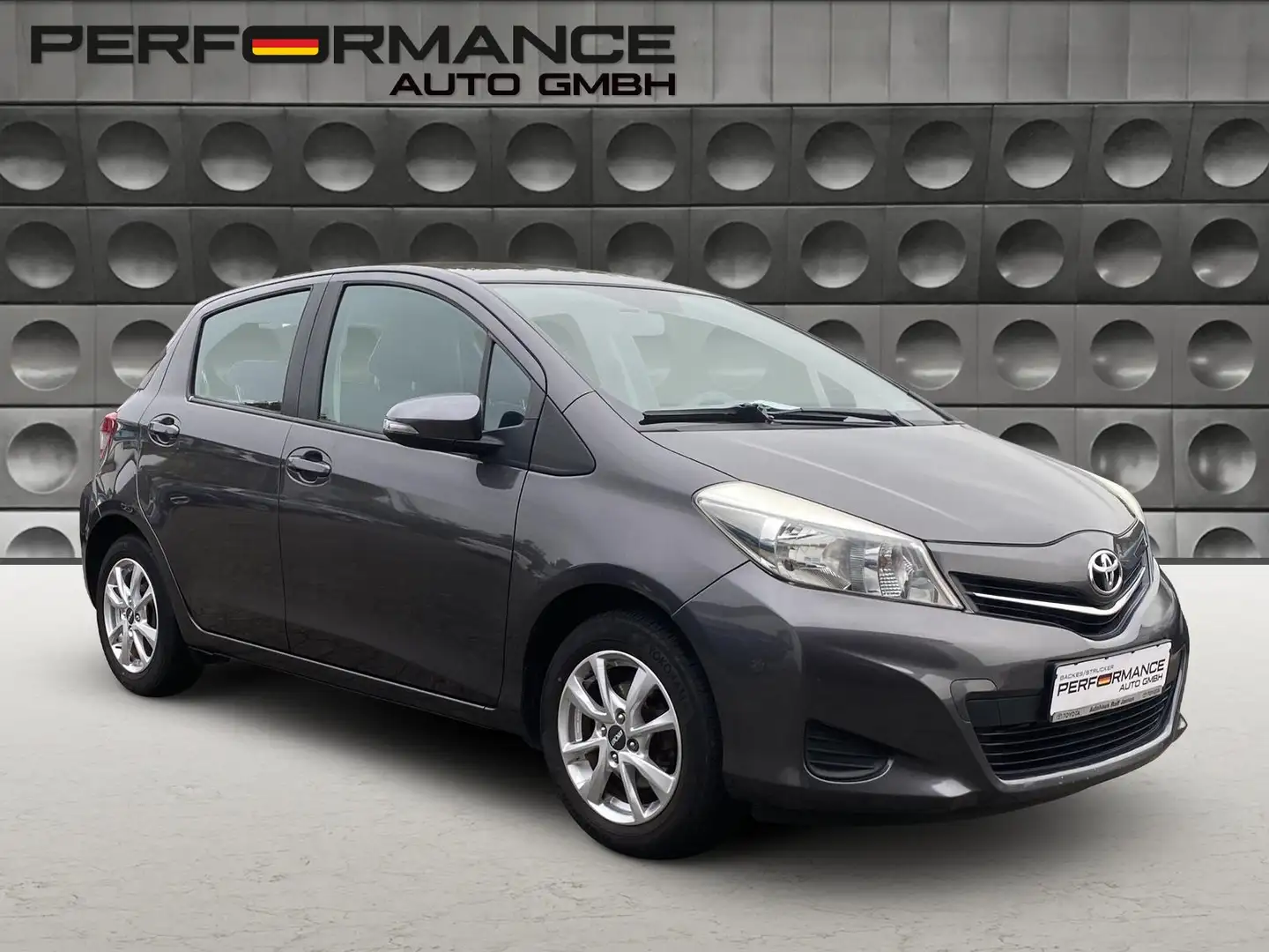 Toyota Yaris 1.3 16V KAT Klima Kamera 2.Hand Grigio - 1
